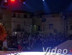 Visualizza il video clip